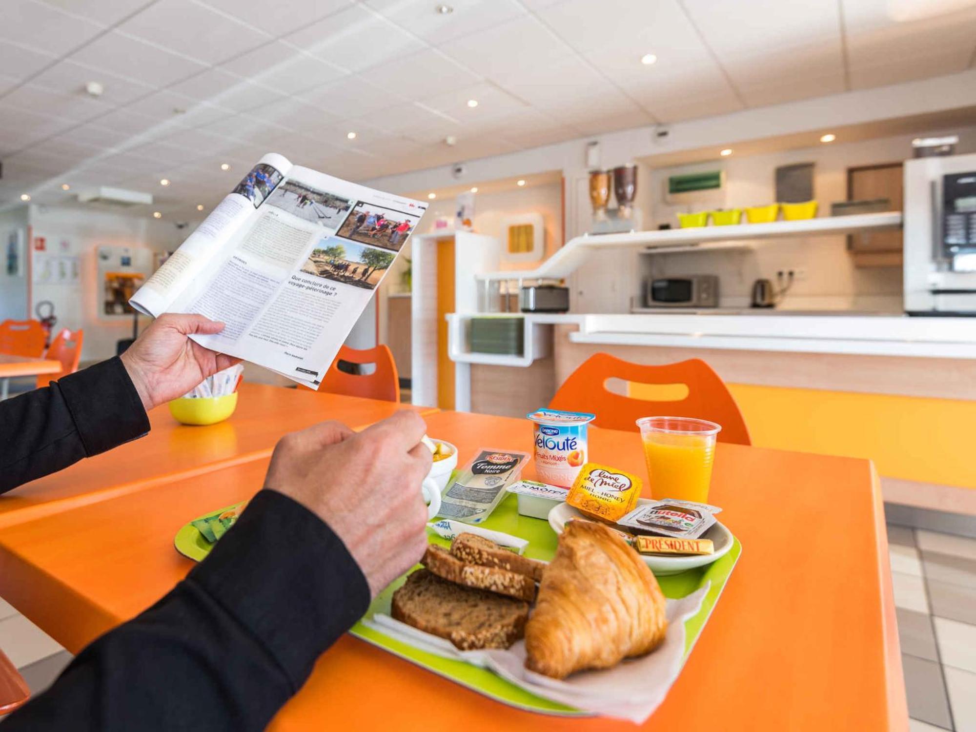 Ibis Budget Amberieu En Bugey/Chateau Gaillard A42 Екстериор снимка