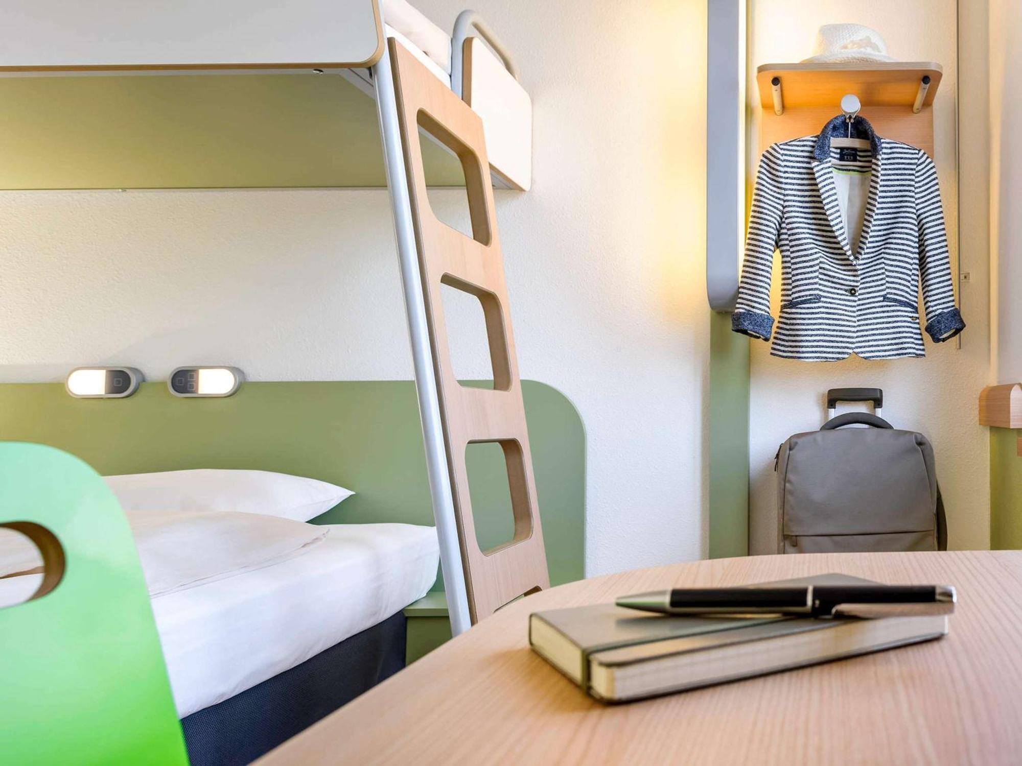 Ibis Budget Amberieu En Bugey/Chateau Gaillard A42 Екстериор снимка