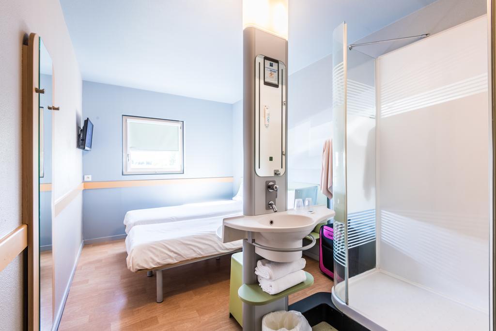 Ibis Budget Amberieu En Bugey/Chateau Gaillard A42 Екстериор снимка