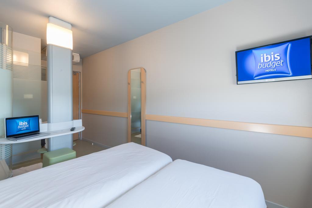 Ibis Budget Amberieu En Bugey/Chateau Gaillard A42 Екстериор снимка