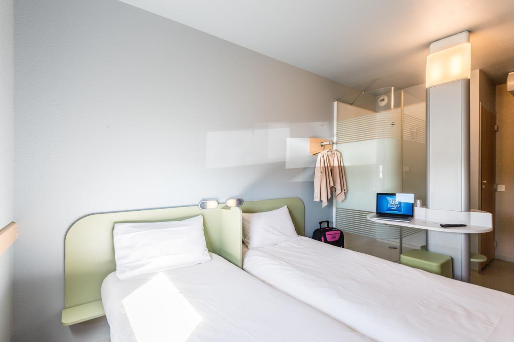 Ibis Budget Amberieu En Bugey/Chateau Gaillard A42 Екстериор снимка